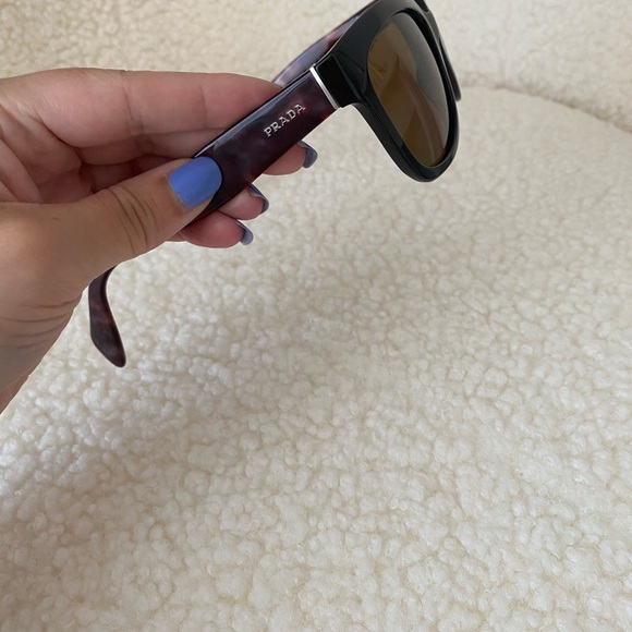 Brand new polarized prada sunglasses - Picture 4 of 5